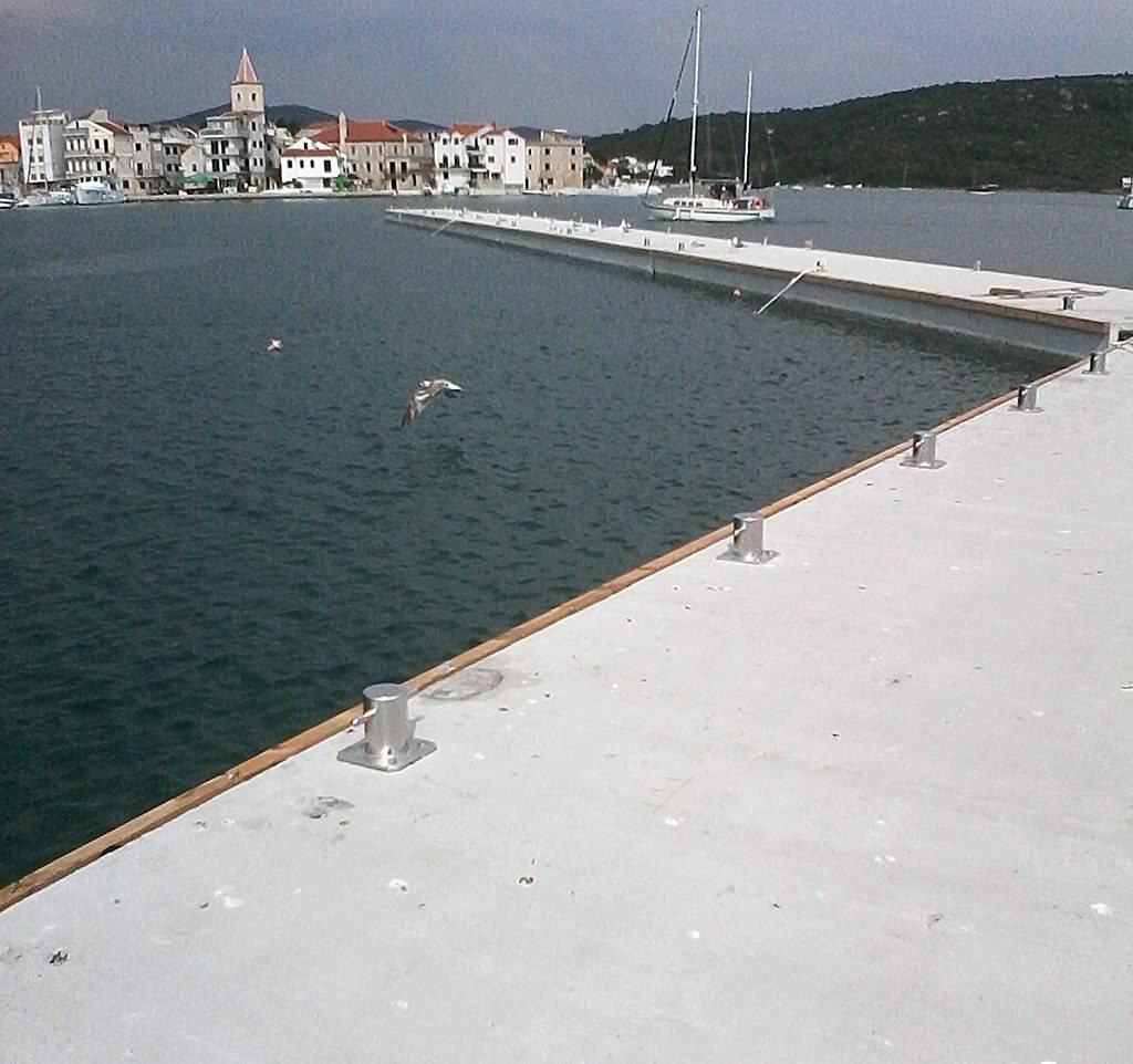 Pirovac — floating breakwaters